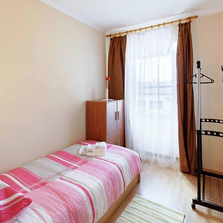Apartments Viola By Rent Istria Momjan Exteriör bild