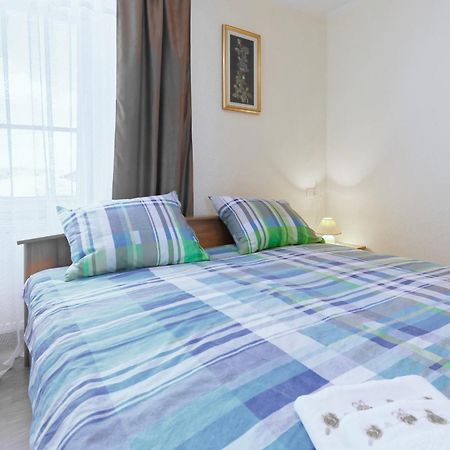 Apartments Viola By Rent Istria Momjan Exteriör bild