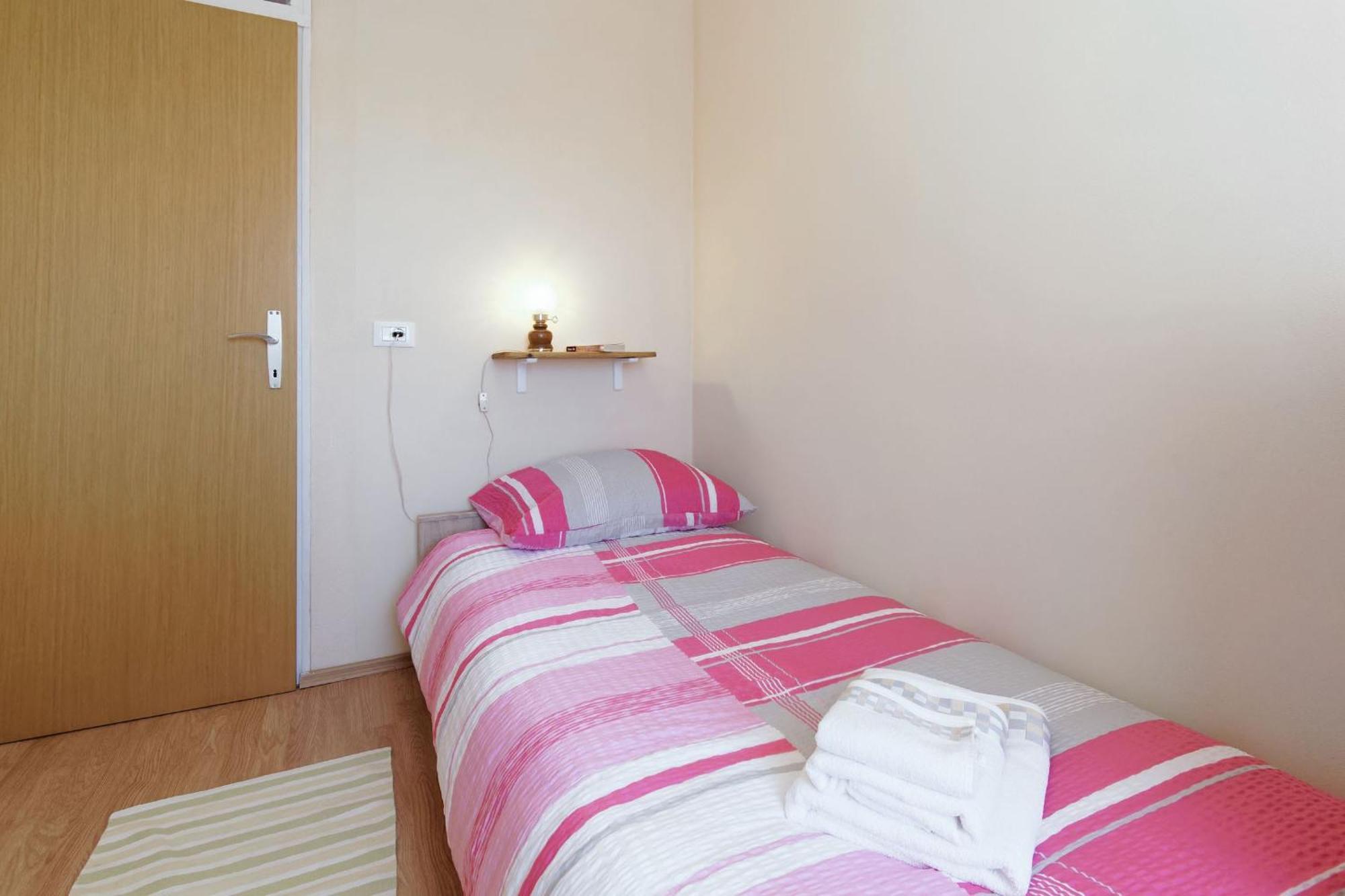 Apartments Viola By Rent Istria Momjan Exteriör bild