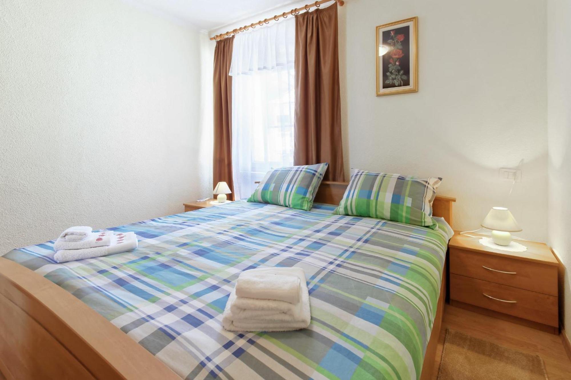 Apartments Viola By Rent Istria Momjan Exteriör bild