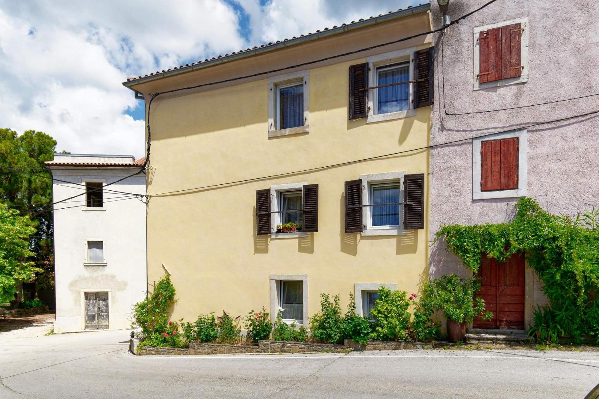 Apartments Viola By Rent Istria Momjan Exteriör bild